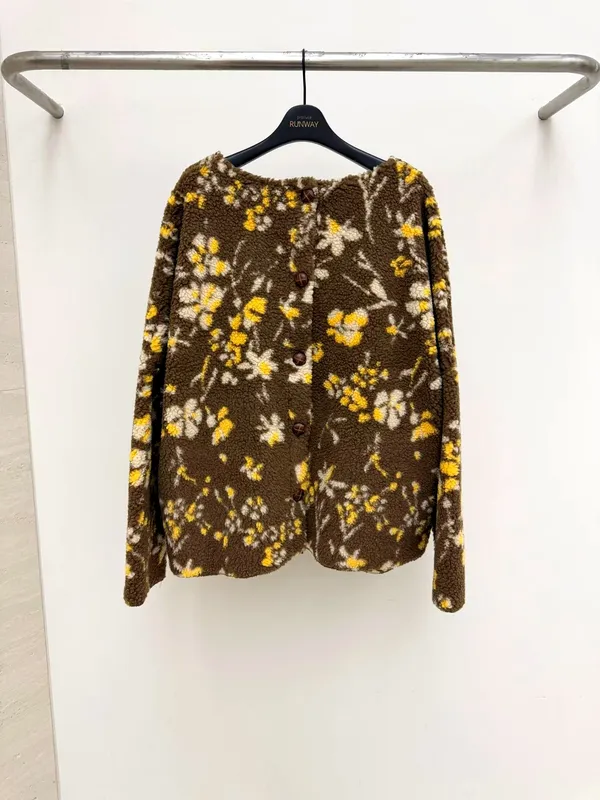 Floral Pattern Plush Top - Comfortable and Warm, A Must-Have for Fall and Winter