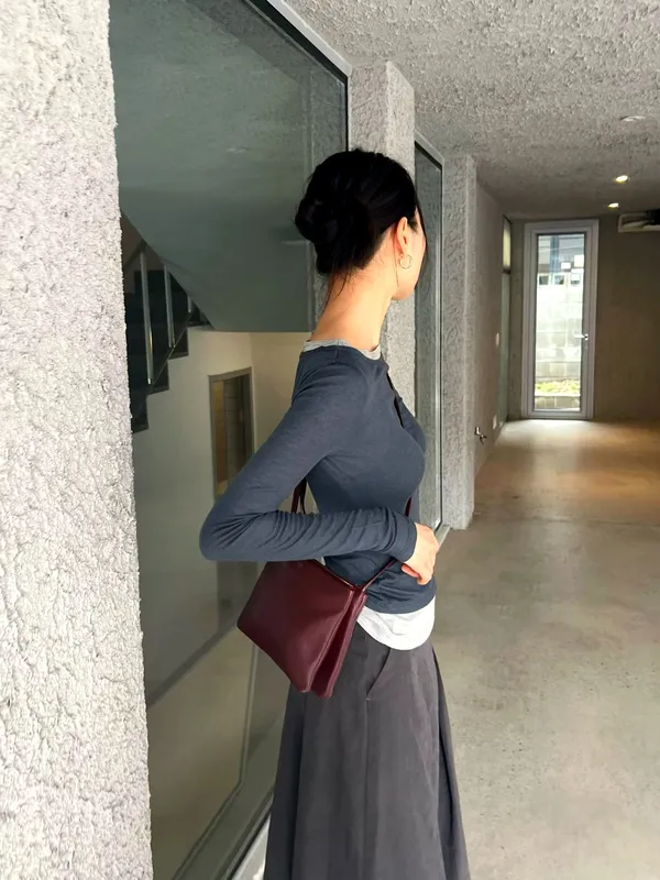 Stylish and Versatile Long Sleeve T-Shirt for Women