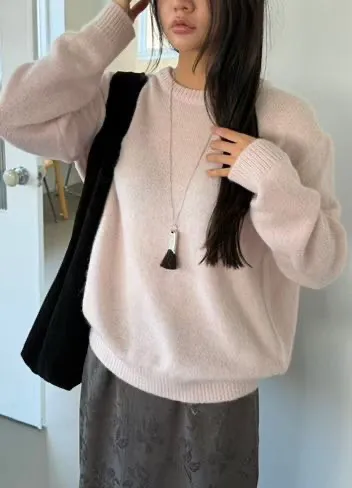 Gentle Pink Knitted Sweater - Comfortable and Versatile