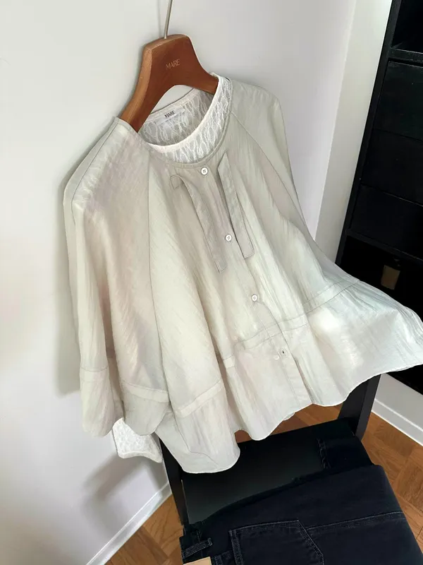 Lightweight Breathable Women's T-Shirt, an Elegant and Comfortable Everyday Choice