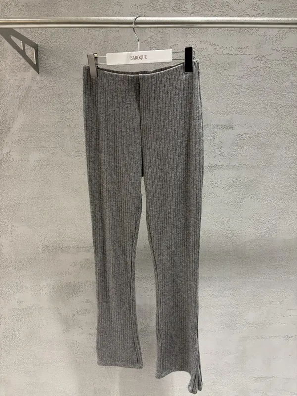 Stylish Gray Knit Flare Pants - Comfortable and Versatile
