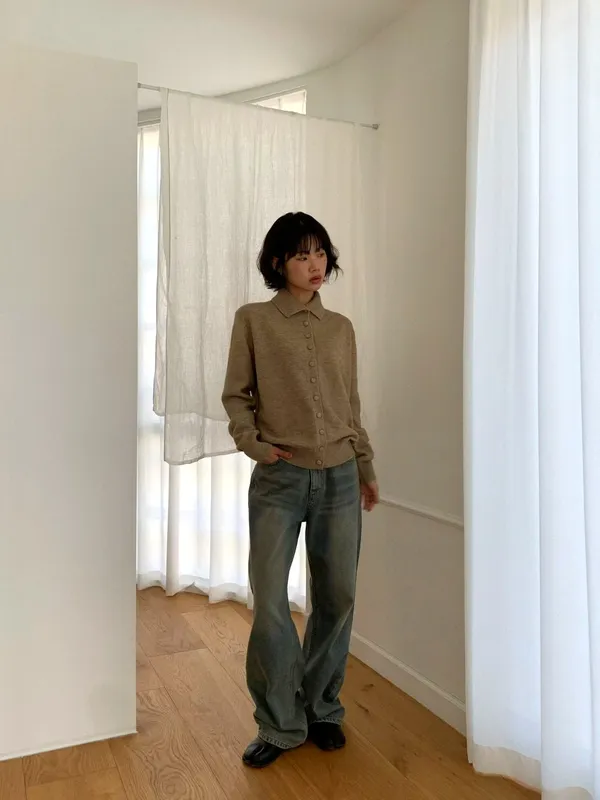 Stylish and Minimalist Women's Knit Cardigan for Comfort