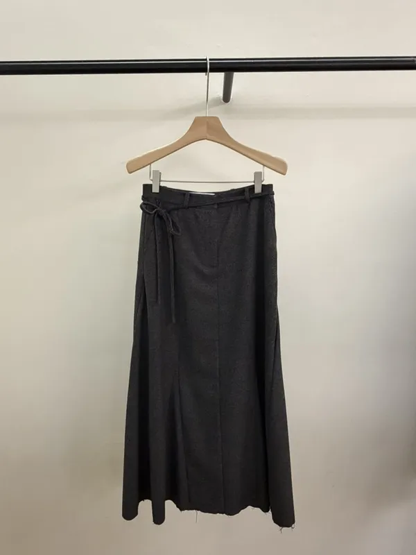 Elegant High-Waisted Long Skirt, Simple and Fashionable