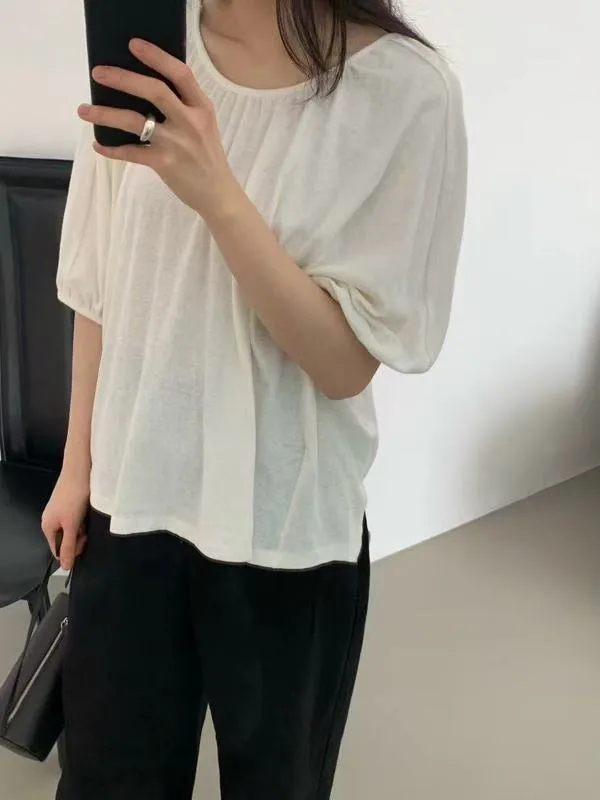 Minimalist Loose-Fit White Short Sleeve T-Shirt