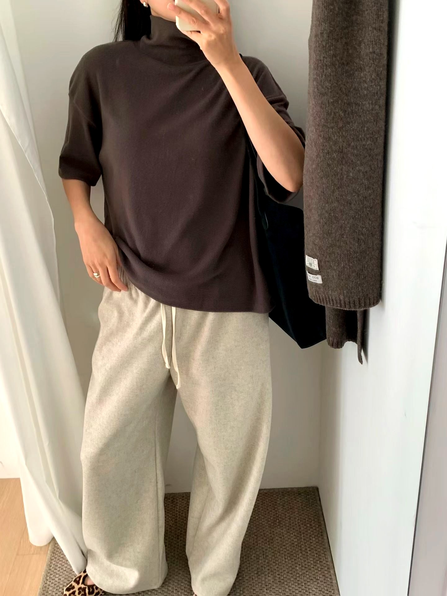 심플하고 스타일리시한 여성용 탑, 편안하고 다재다능