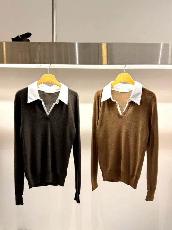 Stylish and Minimalist Women's Top - Comfortable Knit Sweater