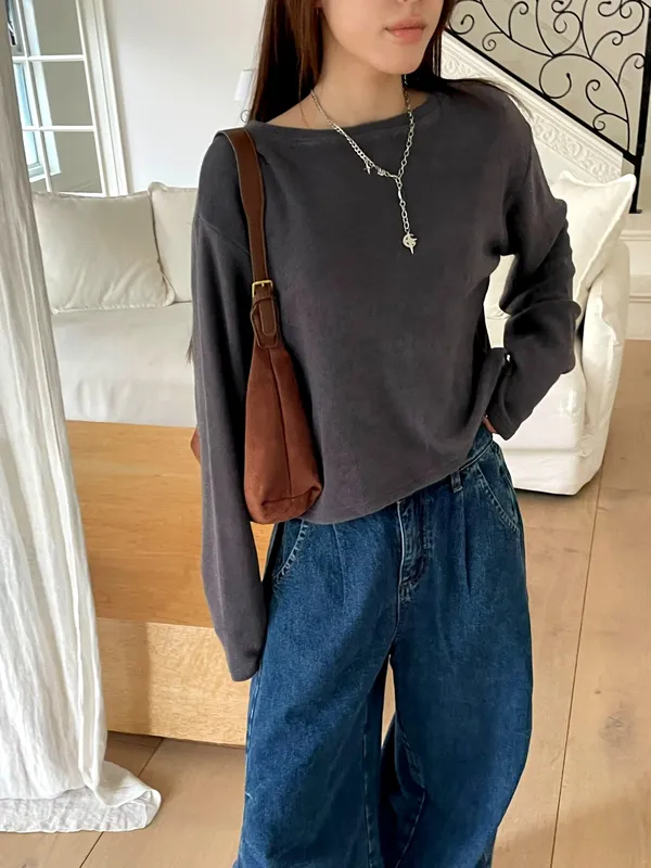 簡約舒適女裝上衣，優雅休閒風
