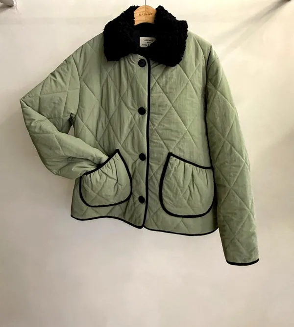 Stylish Warm Women's Coat with Classic Plaid Design