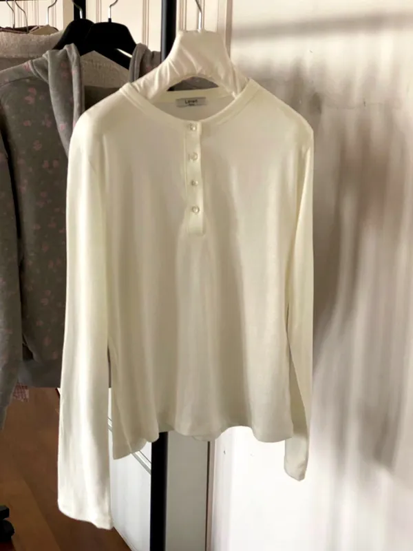 Stylish and Versatile Long Sleeve Women's Top, Comfortable and Breathable