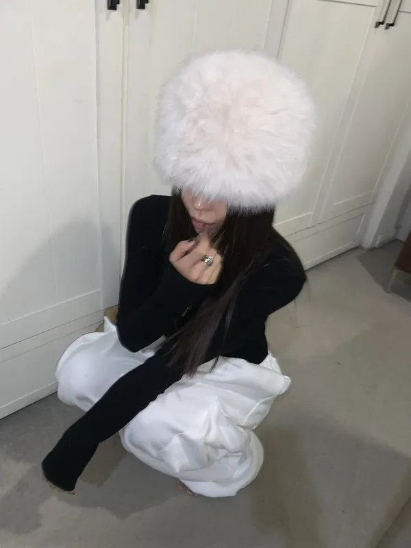 Fashionable Plush Hat - Warm and Elegant