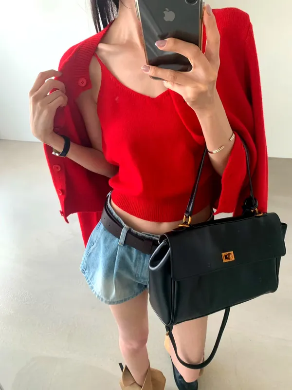 Stylish Red Women's Outfit Set - Comfortable and Versatile
