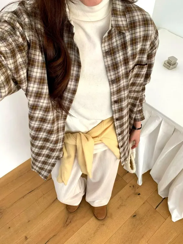 Stylish Plaid Shirt - Comfortable and Versatile
