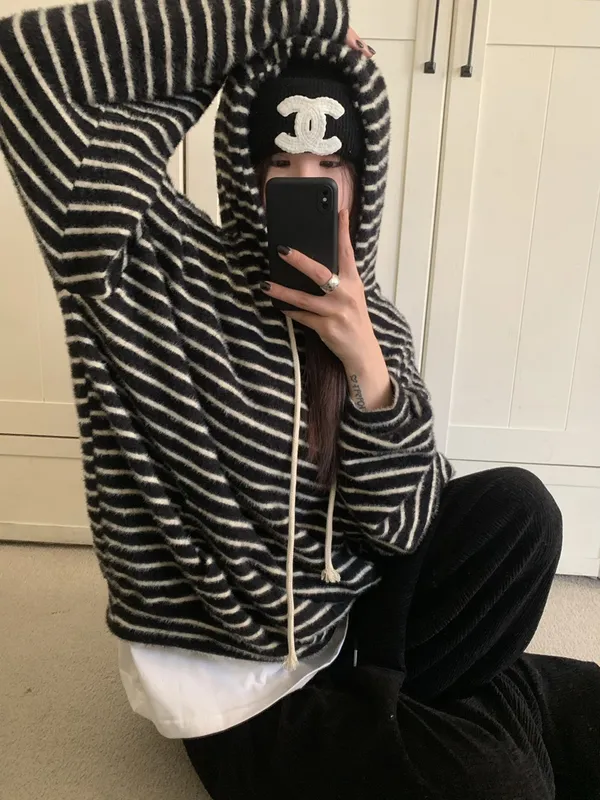 Striped Loose-Fit Hoodie - Fashionable Casual Style