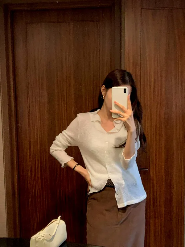 Stylish and Simple Women's T-Shirt, Comfortable and Breathable, Perfect for Pairing