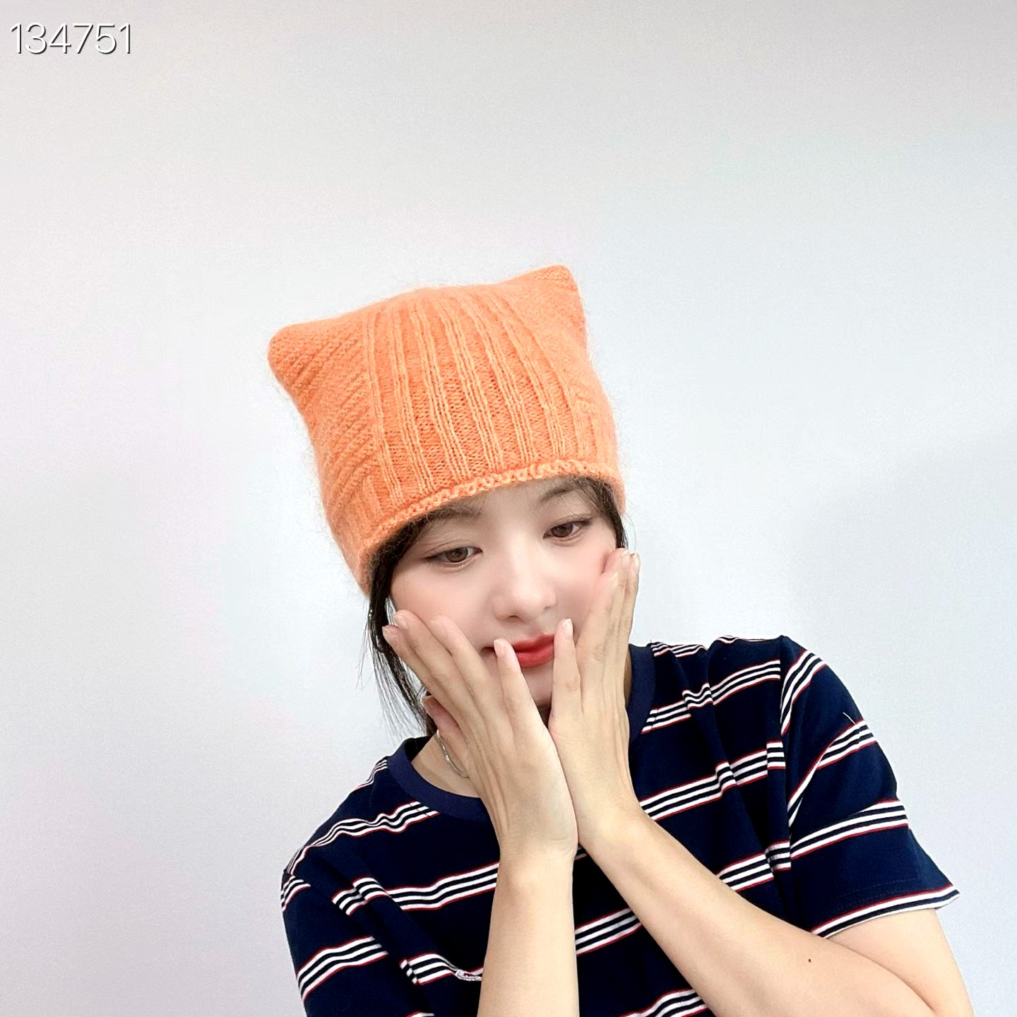 ํธ๋ ๋ํ๊ณ ๊ท์ฌ์ด ๊ณ ์์ด ๊ท ๋ํธ ๋ชจ์ - ๋ฐ๋ปํ๊ณ ํธ์ํ ์ ์ํ
