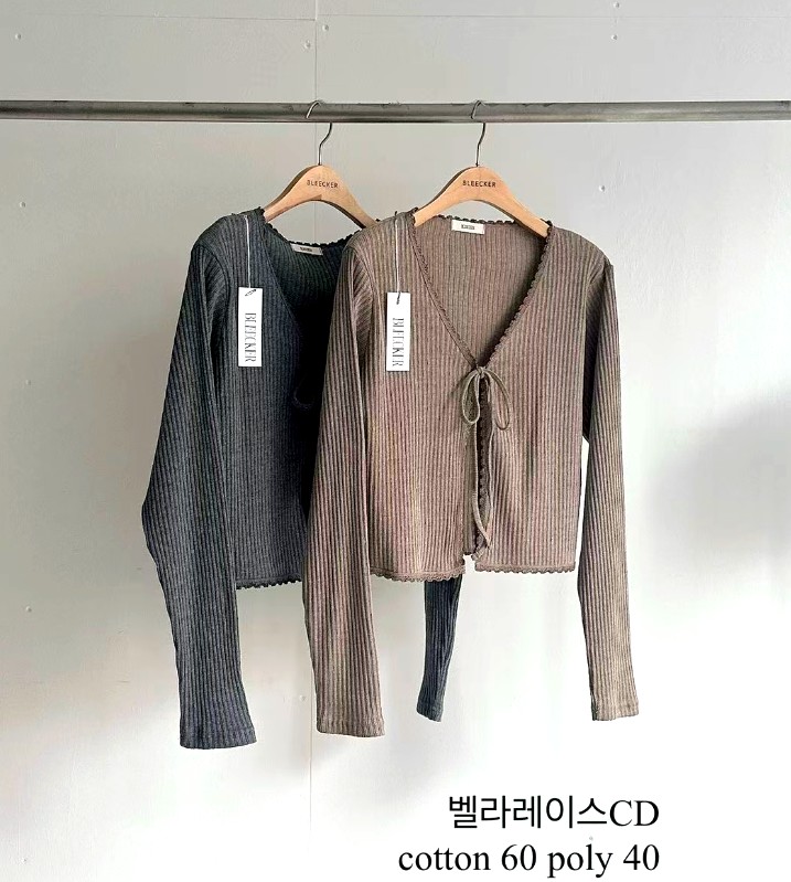 세련된 슬림핏 여성 탑, 우아한 레이스 디자인