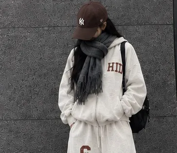 Casual Sports Set - Comfortable and Versatile