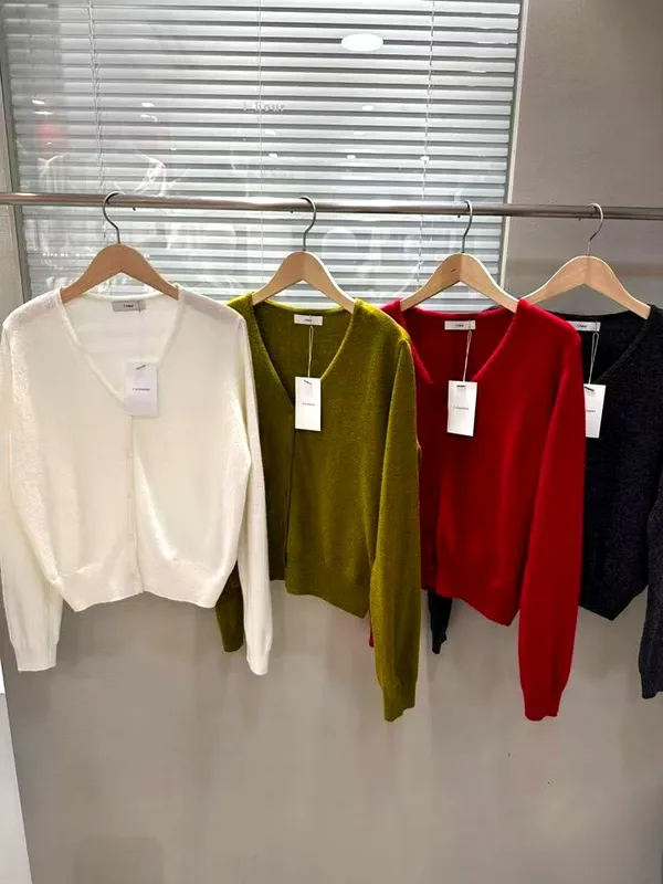 Stylish V-Neck Sweater - Comfortable and Versatile for Fall and Winter