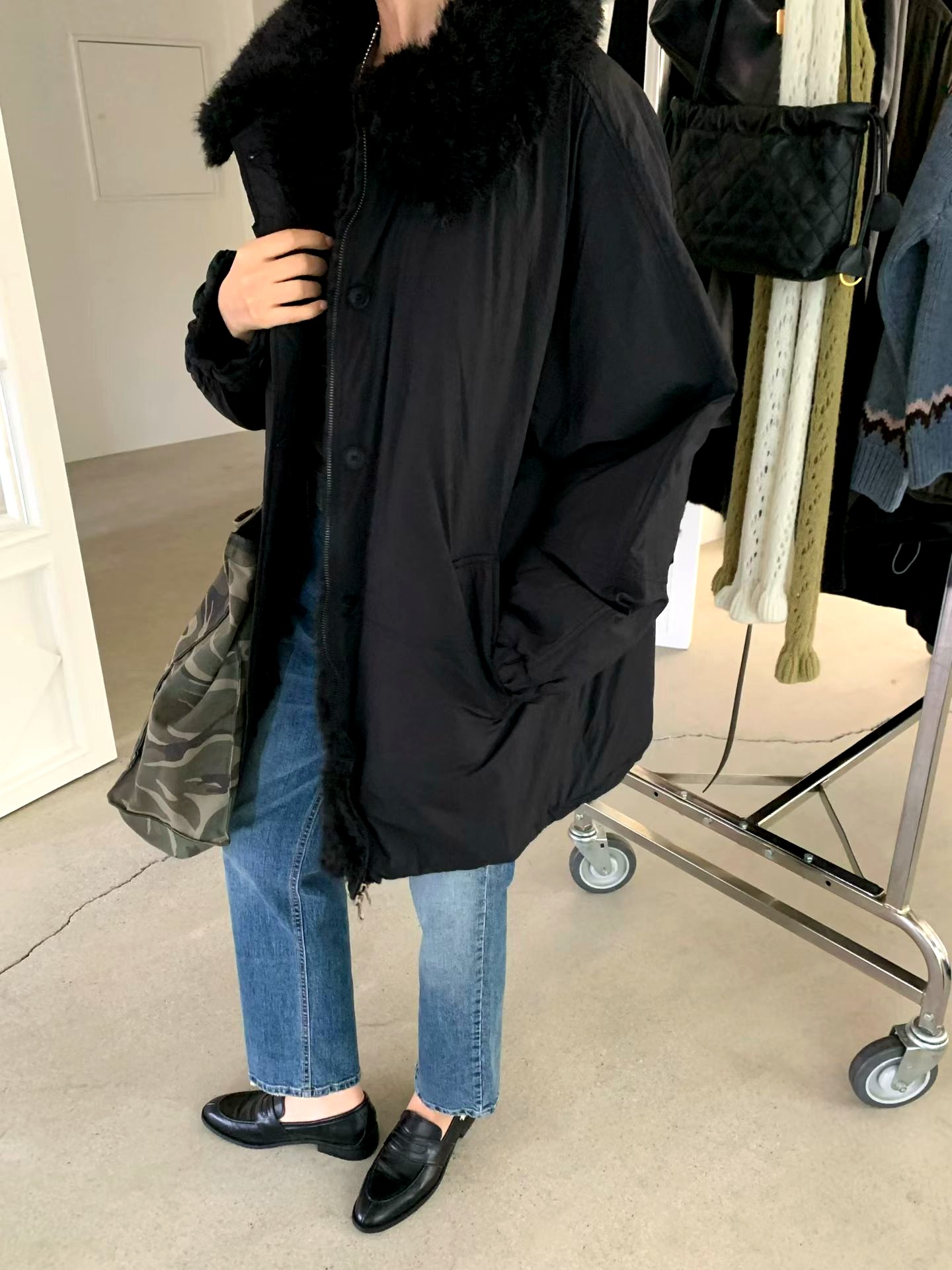 패셔너블한 따뜻한 여성용 재킷, 클래식 블랙 디자인