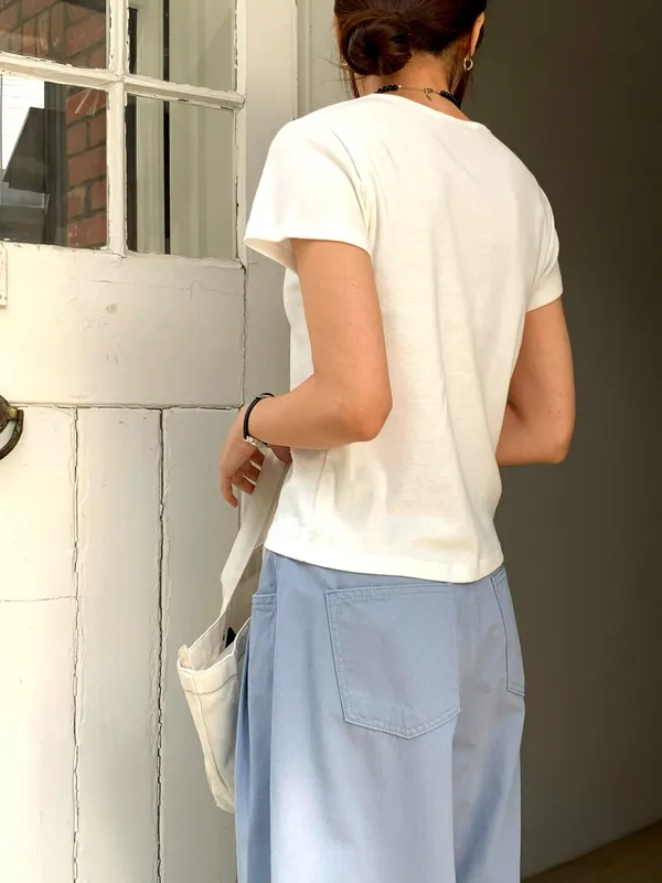 Minimalist Comfortable Women's T-Shirt - Versatile Basic Style