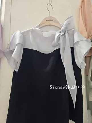 Elegant Lace Spliced Short Sleeve Top - A Fashion Statement