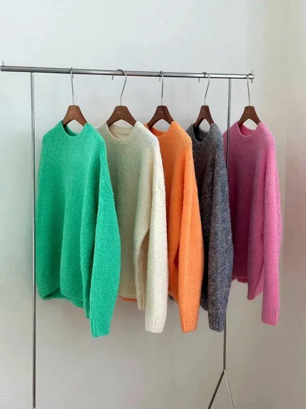 Fashionable and Comfortable Plush Women's Top - Available in Five Colors