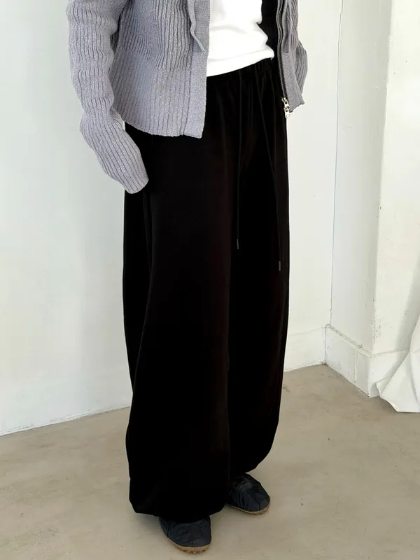 Fashionable Loose Black Women's Pants - Comfortable and Versatile
