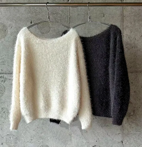 Soft and Comfortable Plush Top, A Must-Have for Autumn and Winter