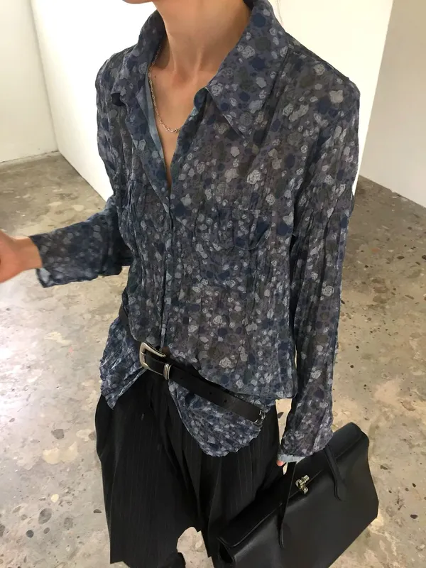 Elegant Floral Shirt, Lightweight and Breathable for Perfect Pairing