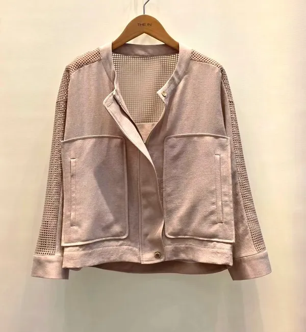 Fashionable Breathable Women's Top - Lightweight and Comfortable