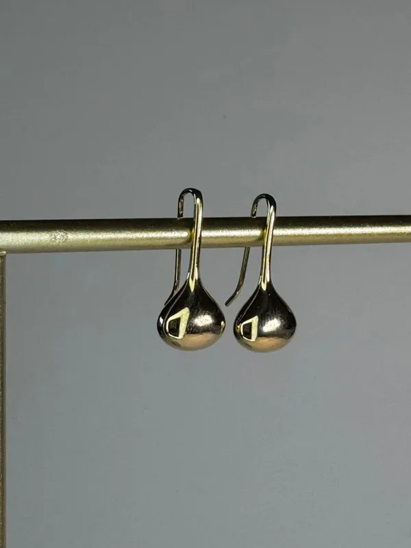 Minimalist Metal Drop Earrings - Stylish and Versatile
