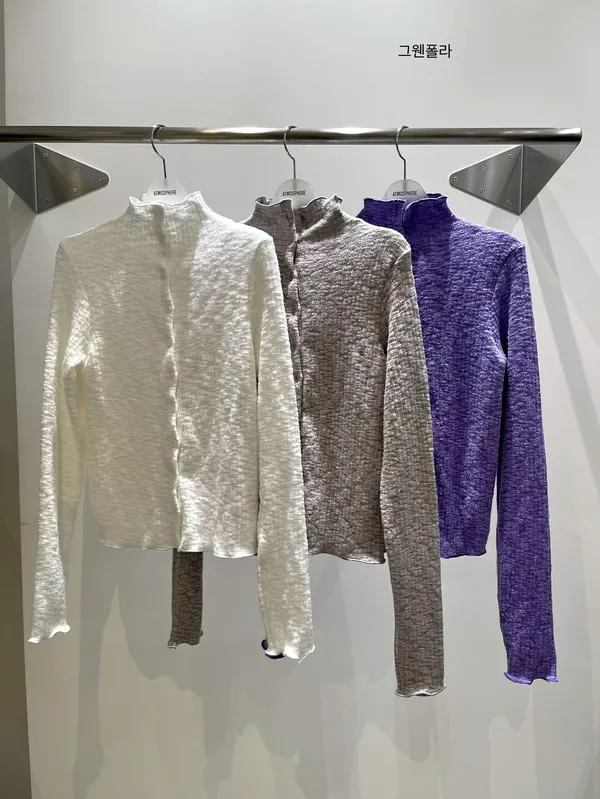 Fashionable and Comfortable Women's Turtleneck Knit Sweater