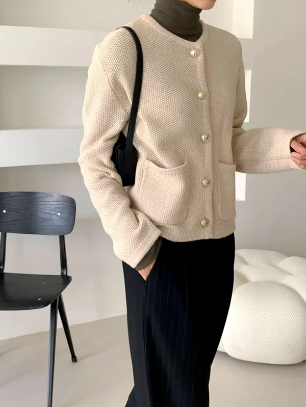 Stylish and Minimalist Women's Cardigan Coat, Elegant and Versatile