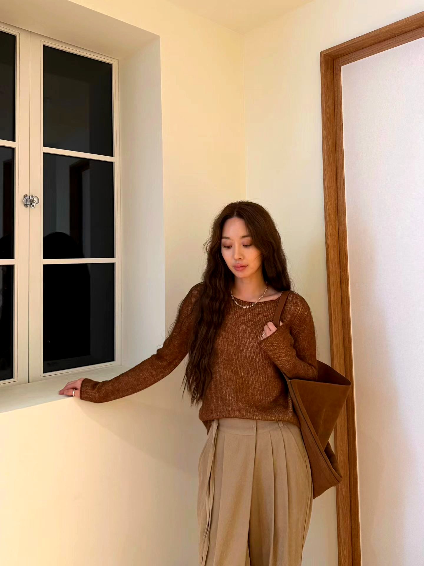 가을과 겨울을 위한 편안하고 스타일리시한 니트 탑 - 완벽한 다재다능함