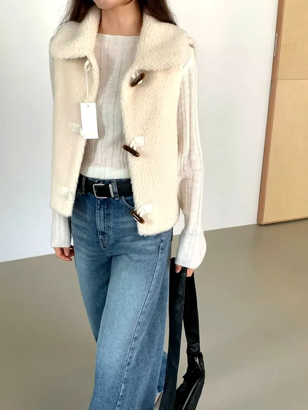 Stylish Women's Vest Jacket - Comfortable and Warm, Perfect Match