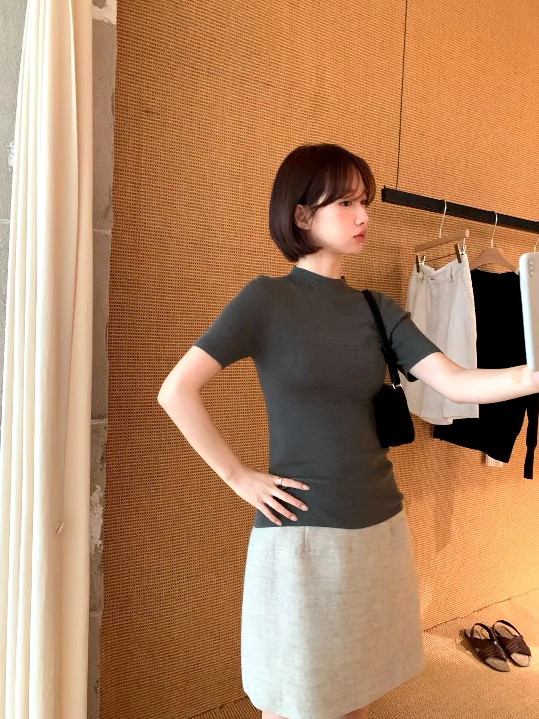 심플하고 스타일리시한 여성용 탑 - 편안하고 트렌디한 디자인