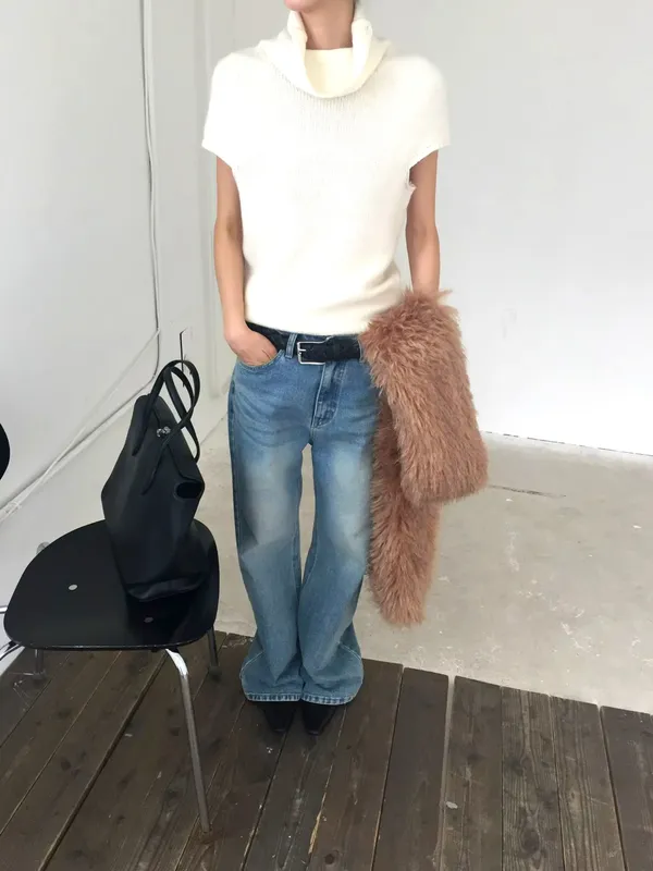 Minimalist Comfortable Women's T-Shirt, Perfect for Everyday Outfits