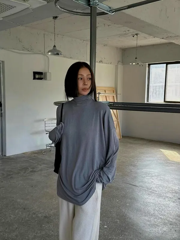 時尚簡約灰色女裝上衣，舒適百搭