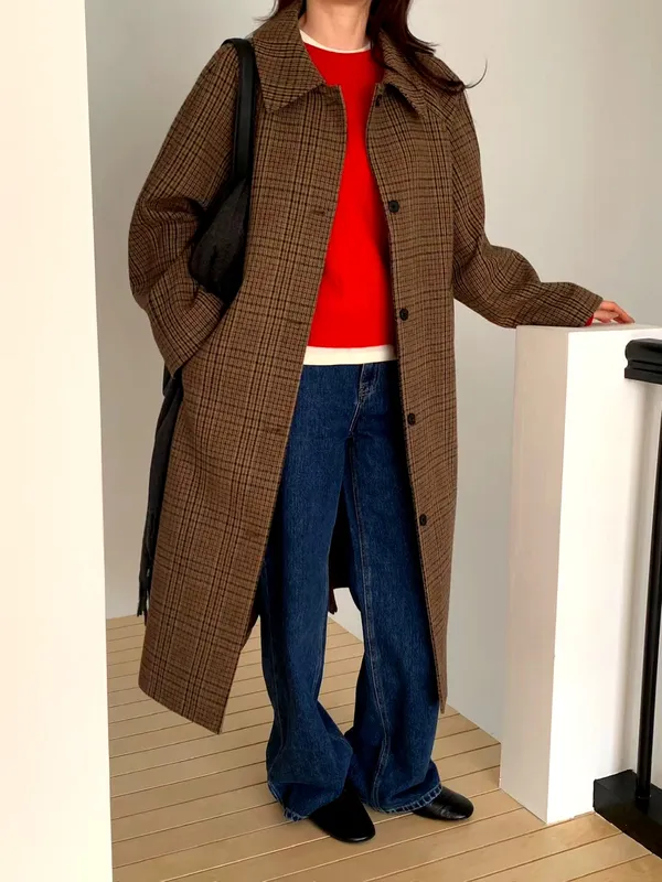 Stylish Plaid Women's Coat - Elegant and Warm
