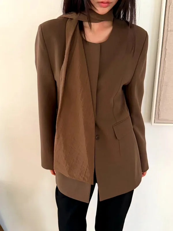 Stylish Women's Jacket - Elegant and Versatile for Any Occasion