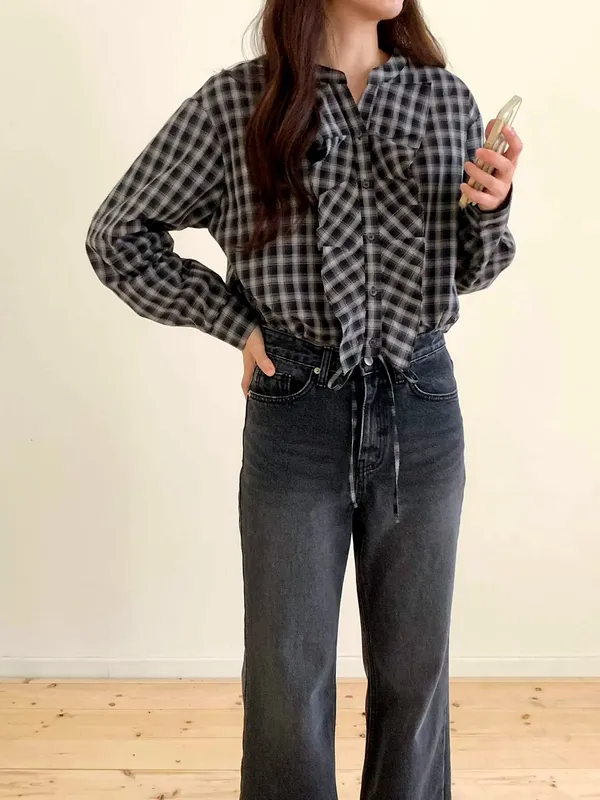 Stylish Plaid Shirt: A Perfect Blend of Elegance and Casual