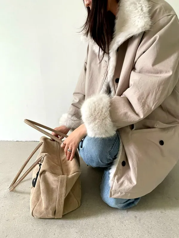 Stylish and Warm Women's Down Jacket - Comfortable and Versatile