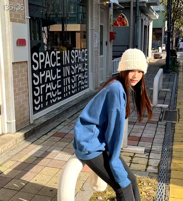Fashionable Women's Knitted Hat, Warm and Comfortable for Autumn and Winter