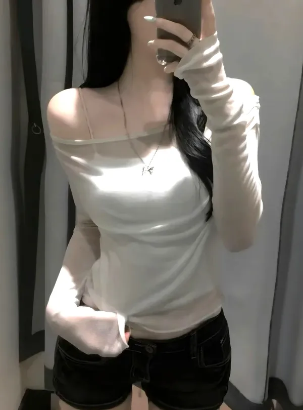 Elegant and Minimalist Off-Shoulder White Top, Fashionable and Versatile
