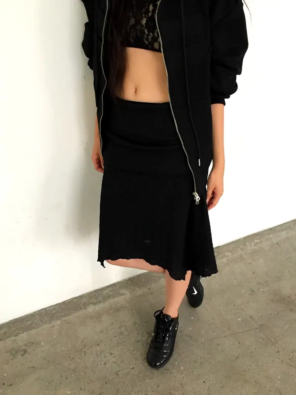 Stylish Black Mini Skirt to Showcase Your Elegant Charm