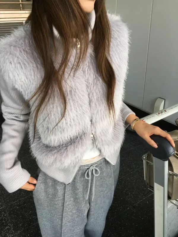 Stylish Plush Jacket, Warm and Comfortable for Fall and Winter