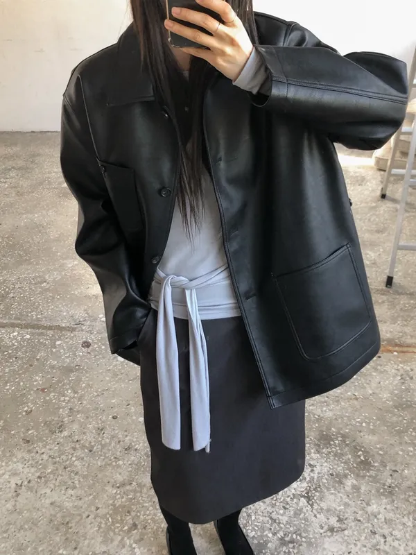 Fashionable Black Leather Jacket, Simple and Versatile