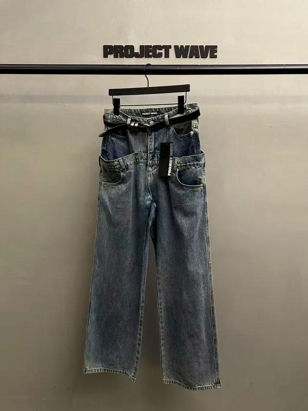 Fashionable Loose-Fit Jeans: Comfortable and Versatile for a Perfect Look