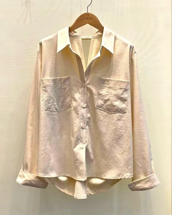 Minimalist style women's top, comfortable and breathable long-sleeve shirt