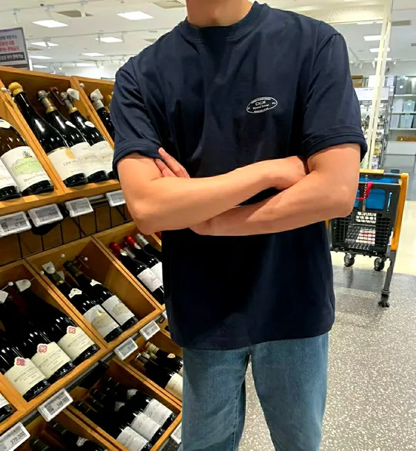 Stylish Men's Short Sleeve Top - Comfortable and Versatile for Everyday Wear